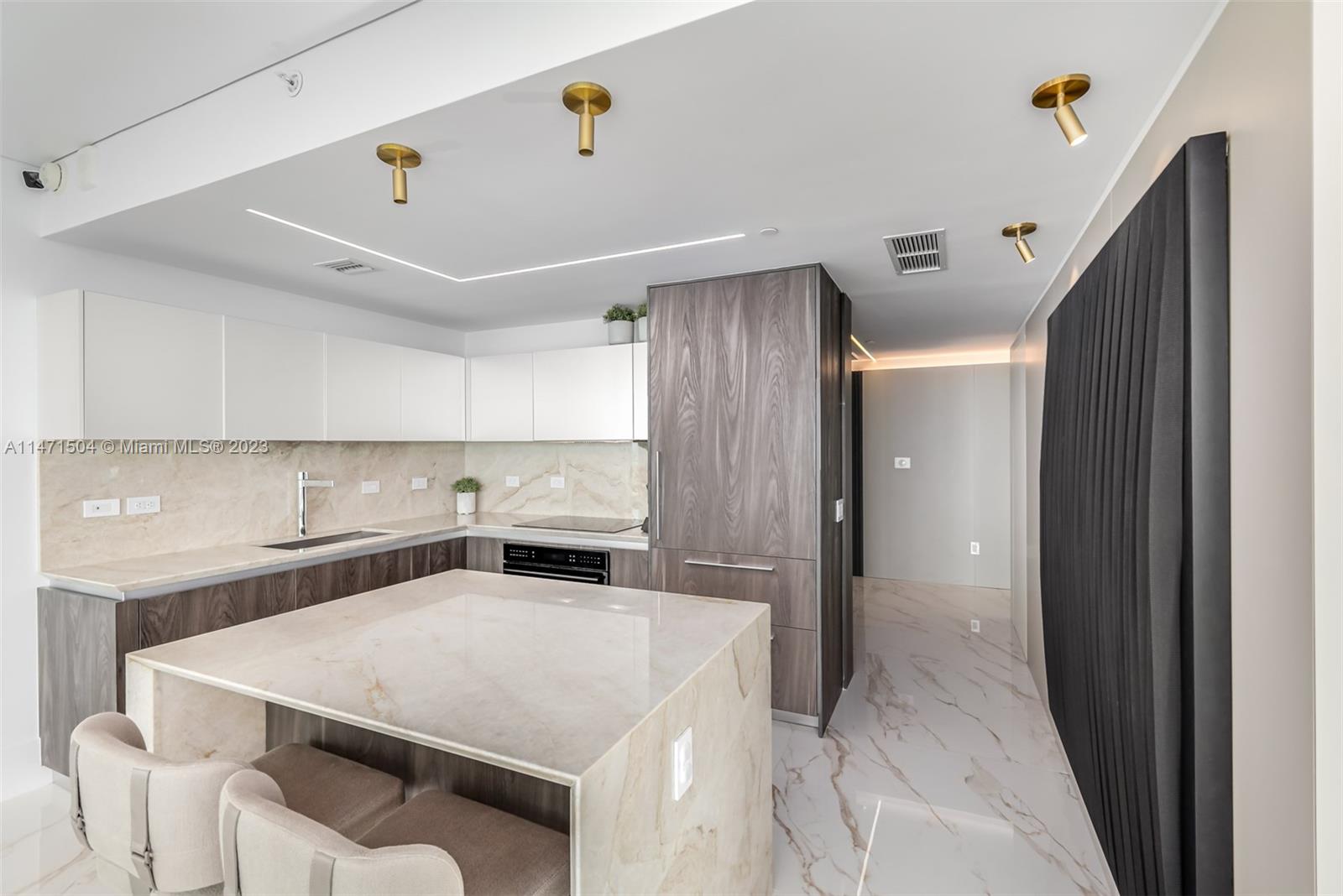 ONE PARAISO CONDO - Residential