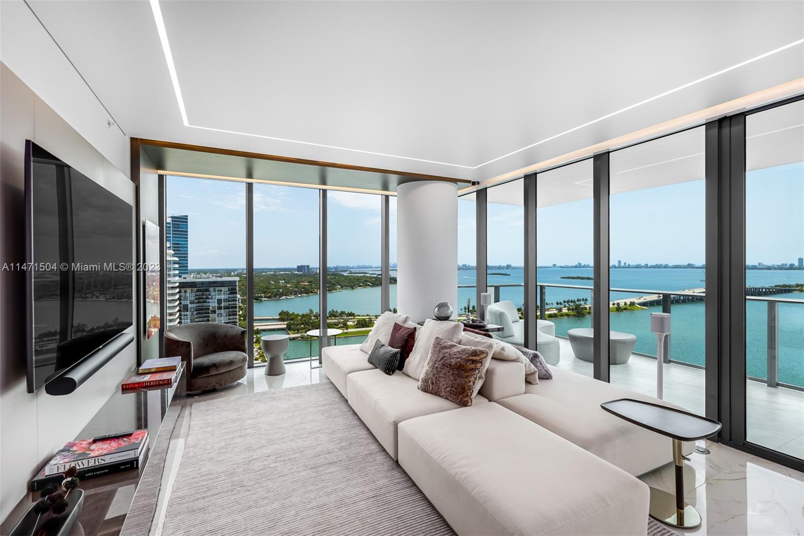 ONE PARAISO CONDO - Residential