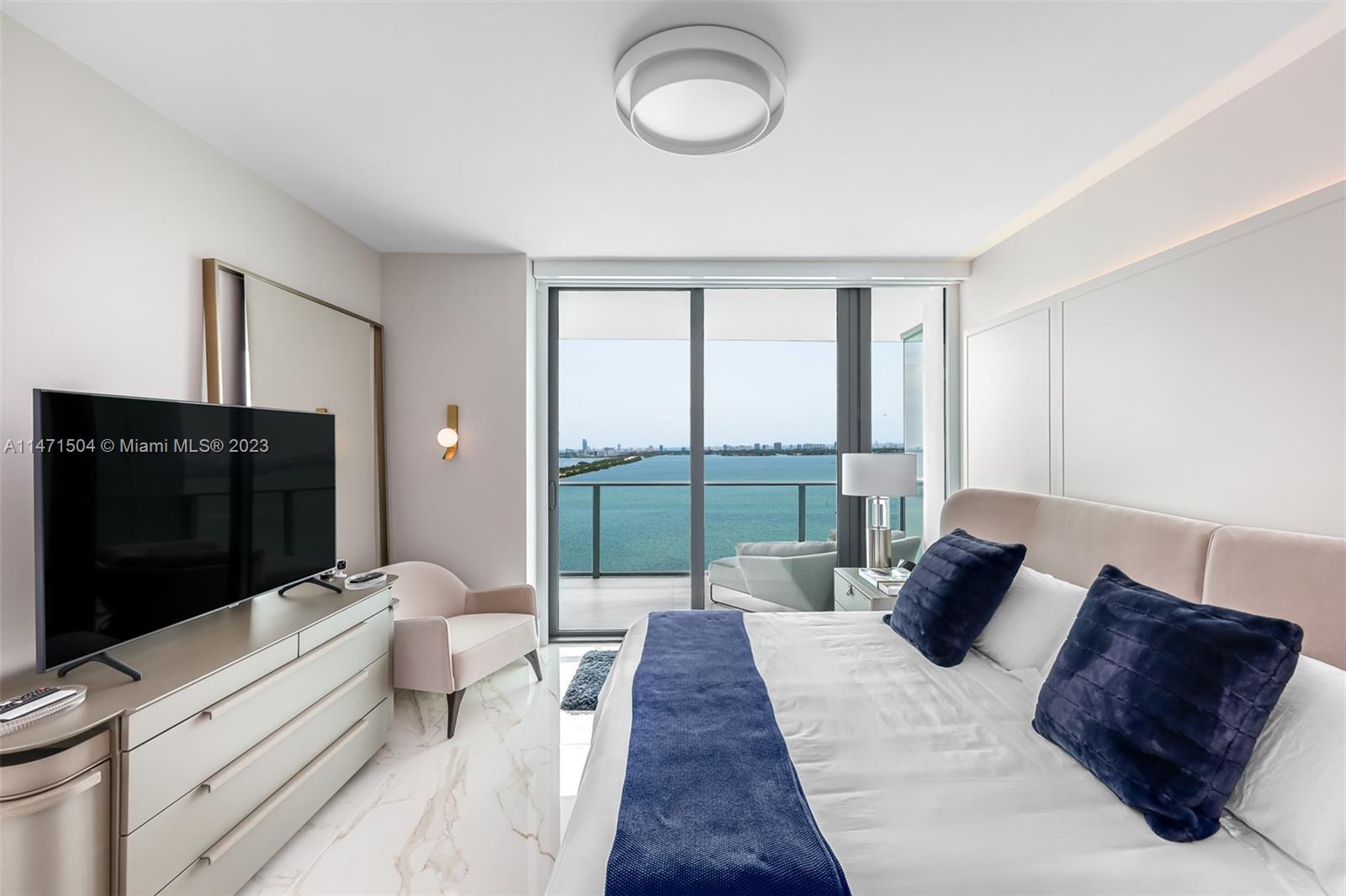 ONE PARAISO CONDO - Residential