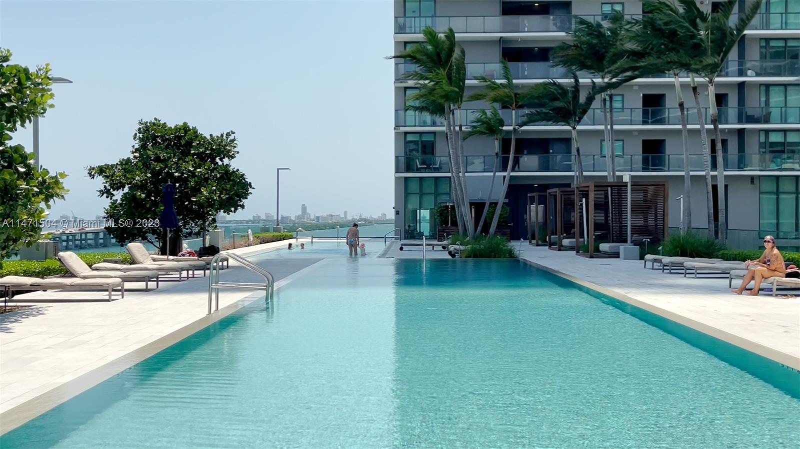 ONE PARAISO CONDO - Residential