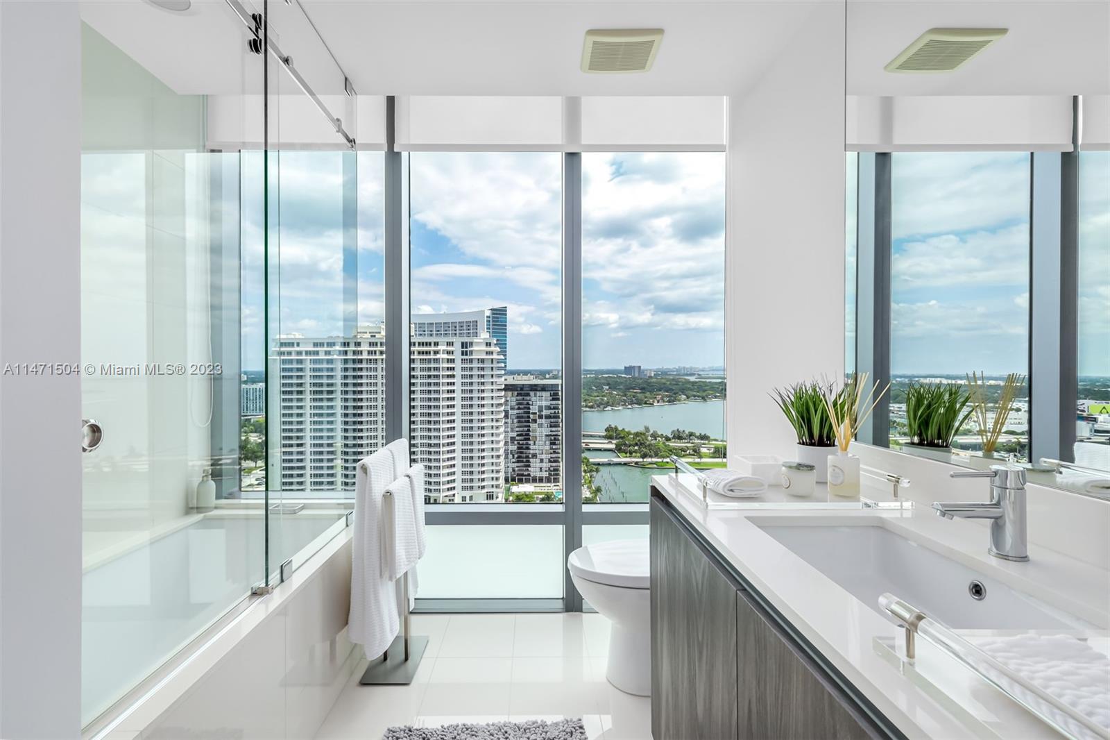 ONE PARAISO CONDO - Residential