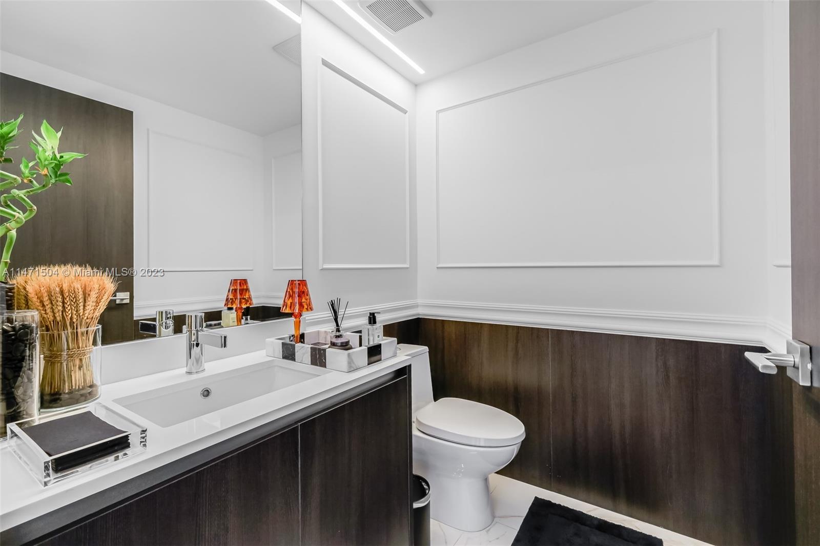 ONE PARAISO CONDO - Residential