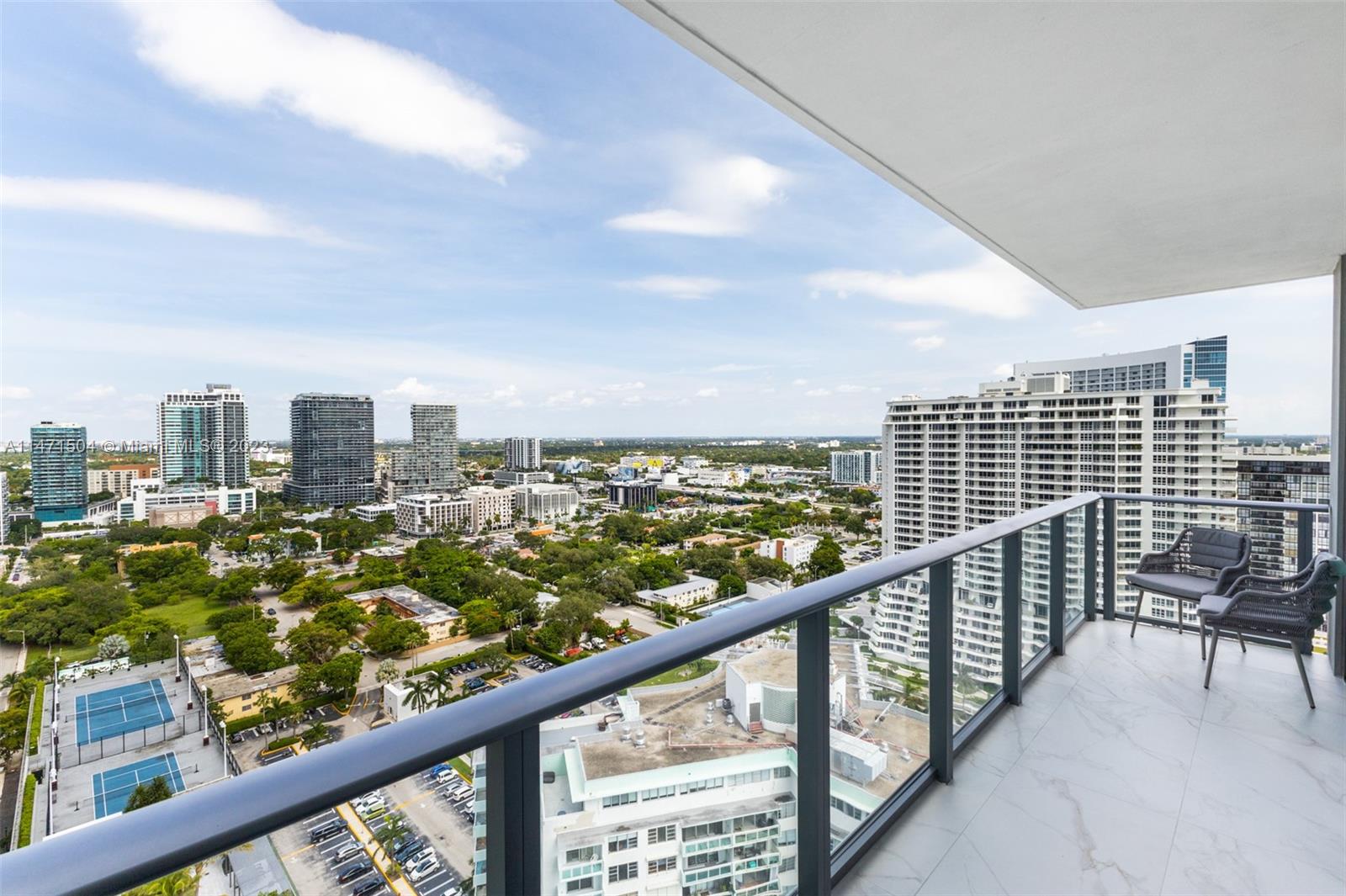 ONE PARAISO CONDO - Residential