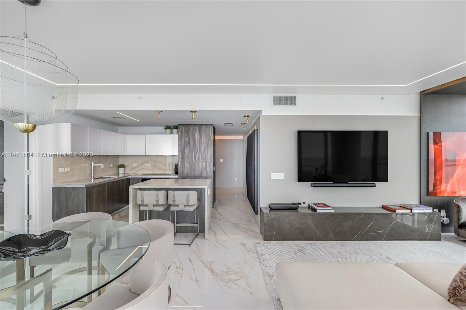 ONE PARAISO CONDO - Residential