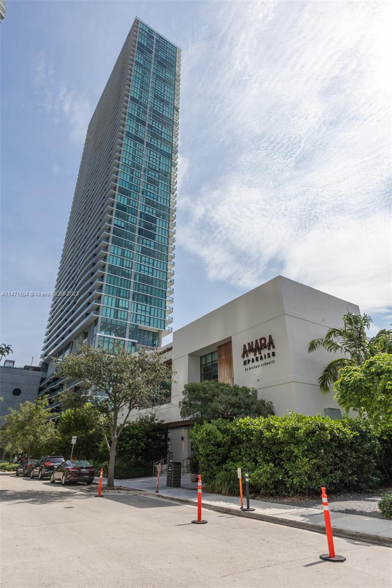 ONE PARAISO CONDO - Residential