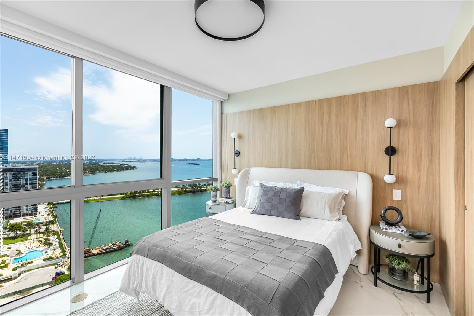 ONE PARAISO CONDO - Residential