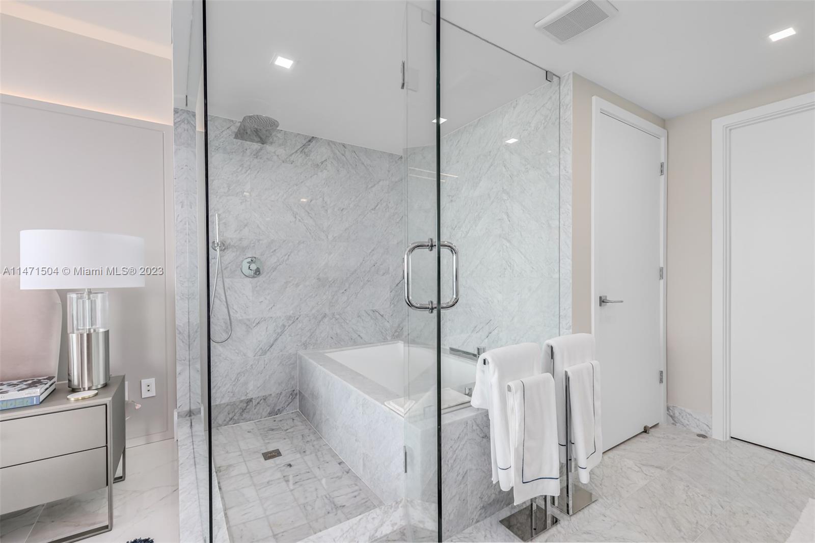 ONE PARAISO CONDO - Residential