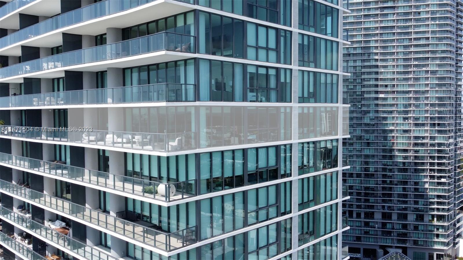 ONE PARAISO CONDO - Residential