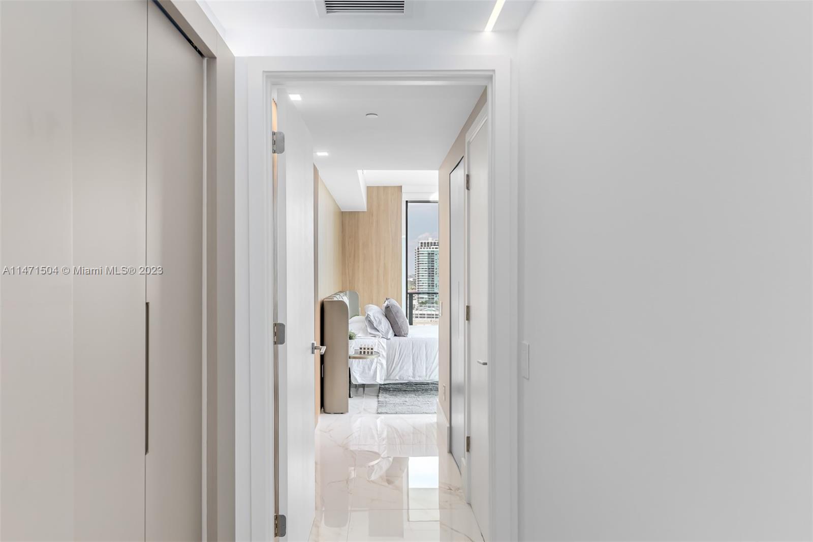 ONE PARAISO CONDO - Residential