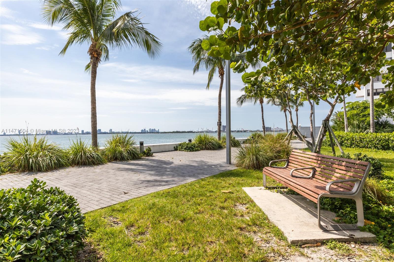 ONE PARAISO CONDO - Residential