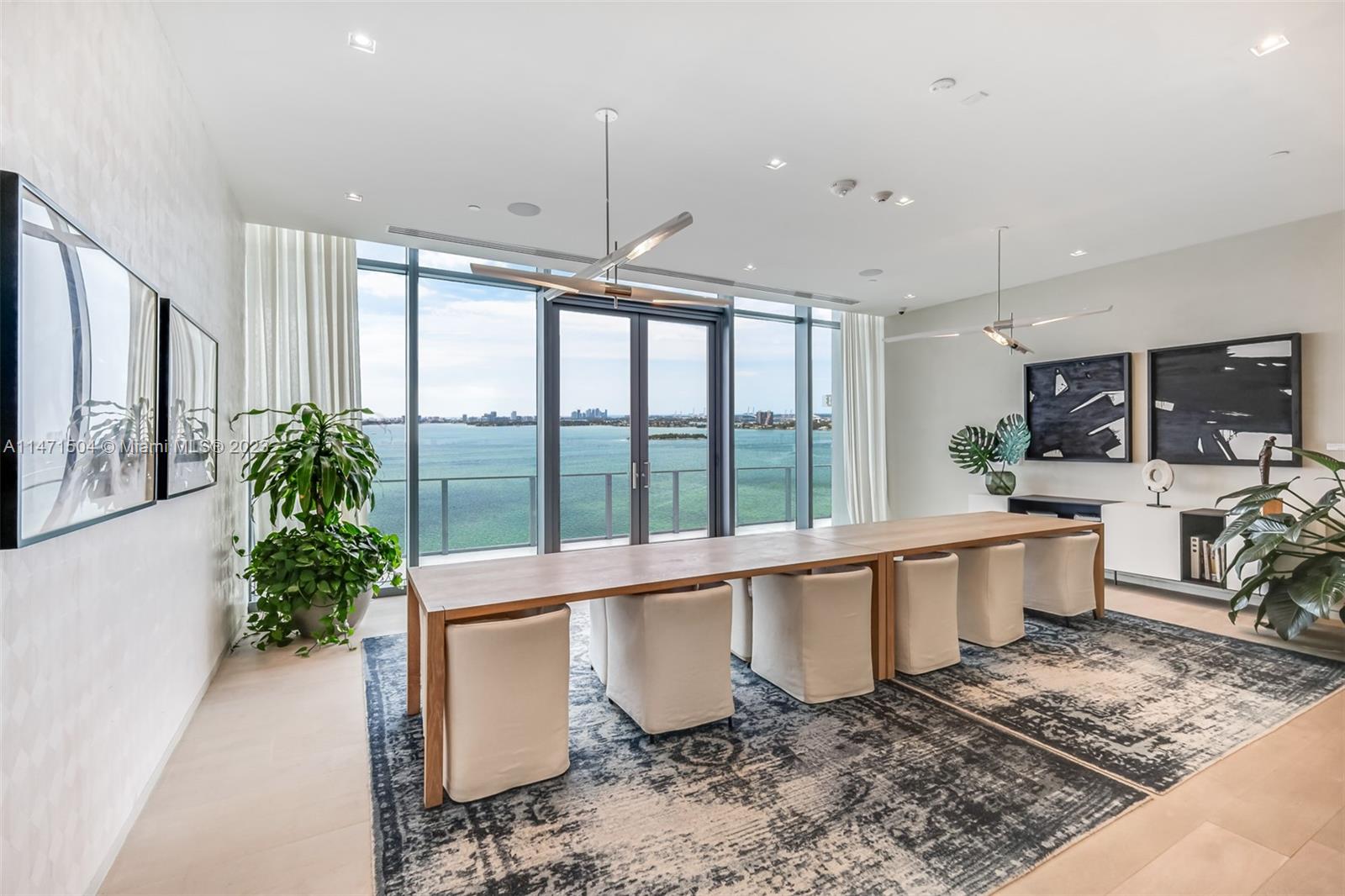 ONE PARAISO CONDO - Residential