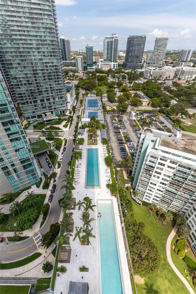 ONE PARAISO CONDO - Residential