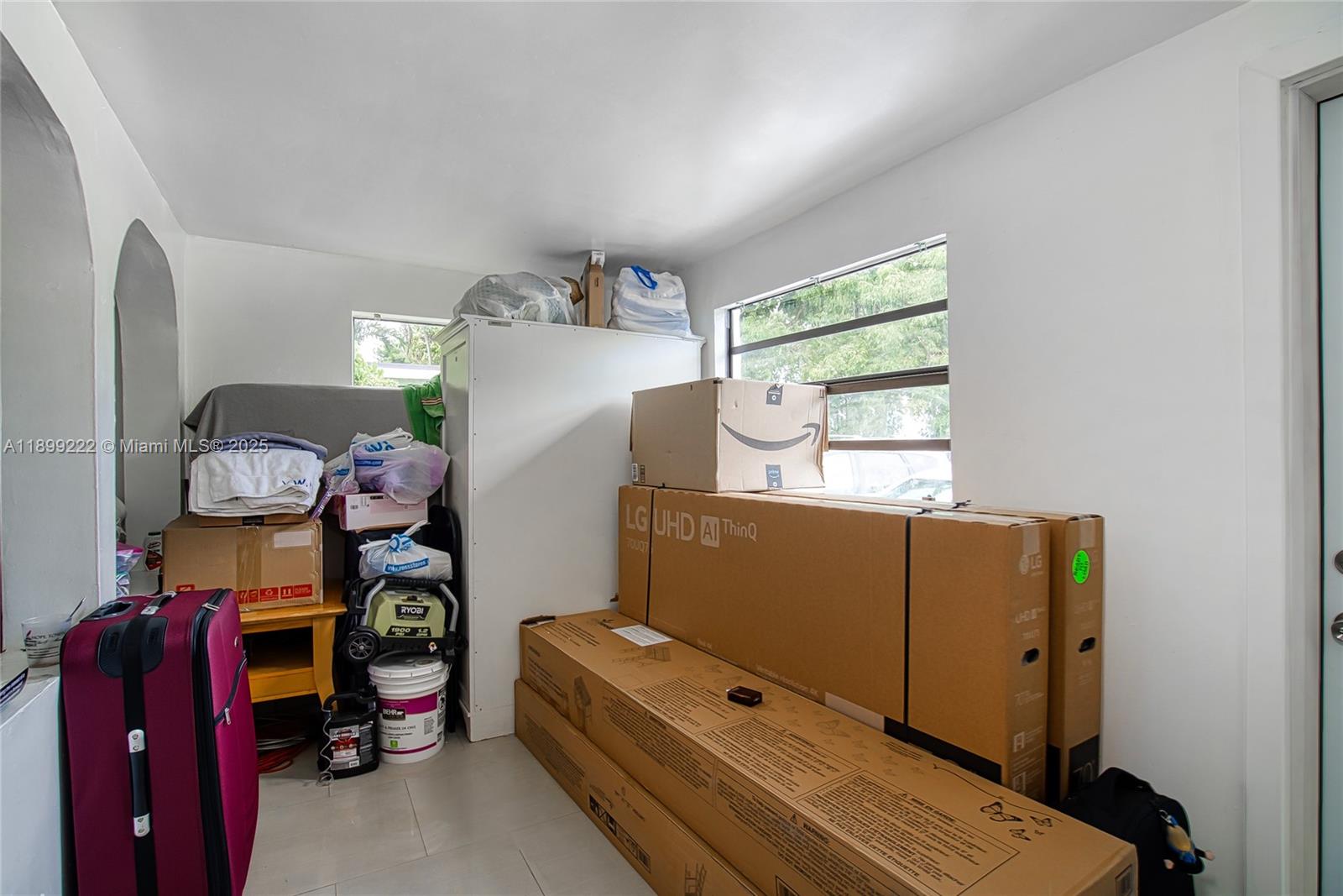 HOLLYWOOD PARK - Residential Income