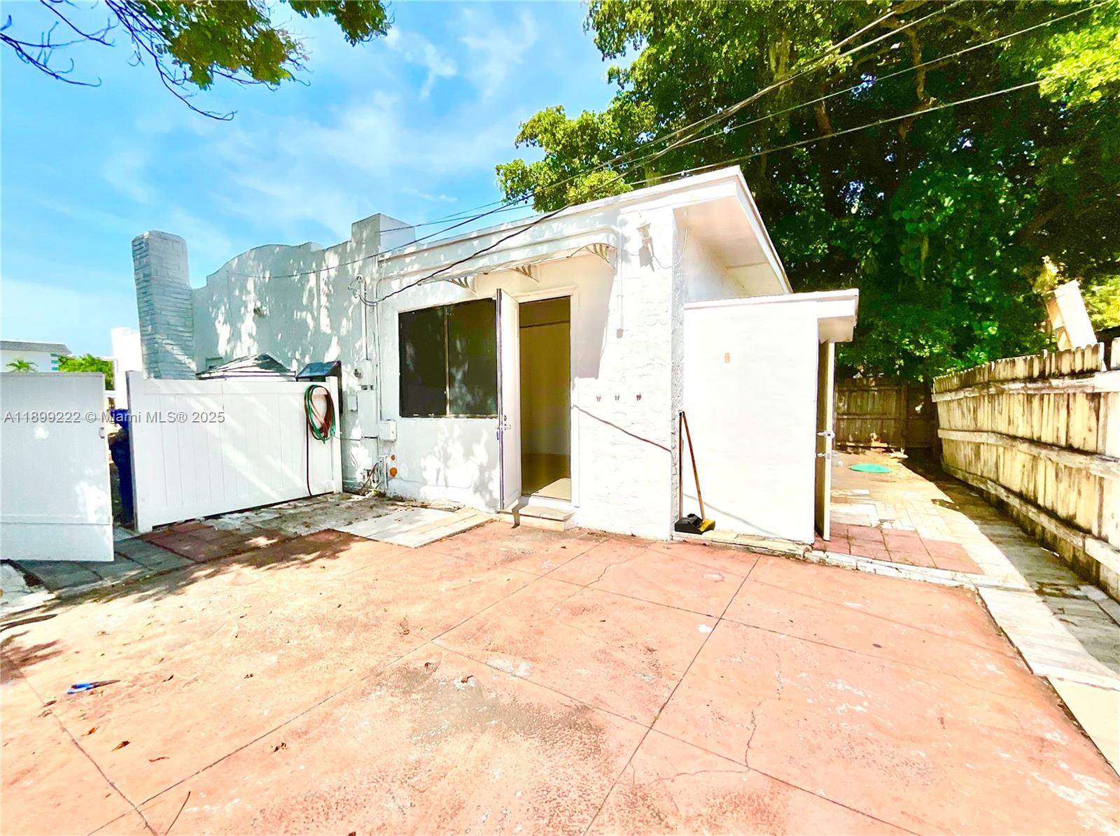 HOLLYWOOD PARK - Residential Income