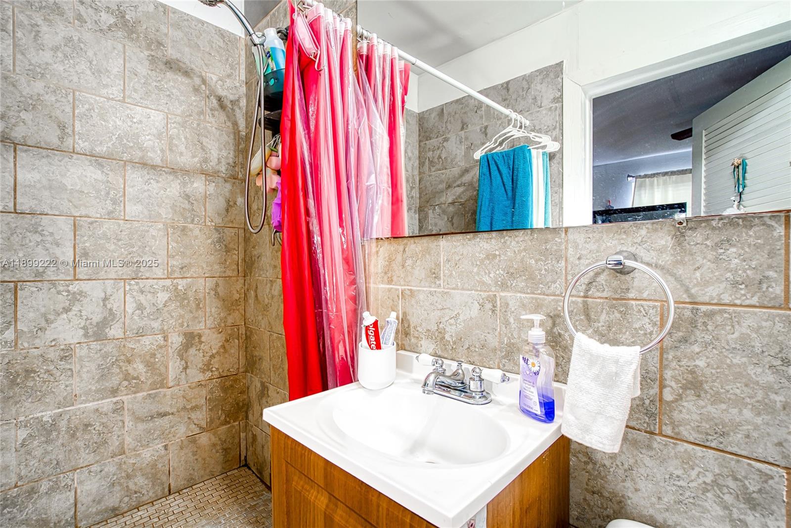 HOLLYWOOD PARK - Residential Income