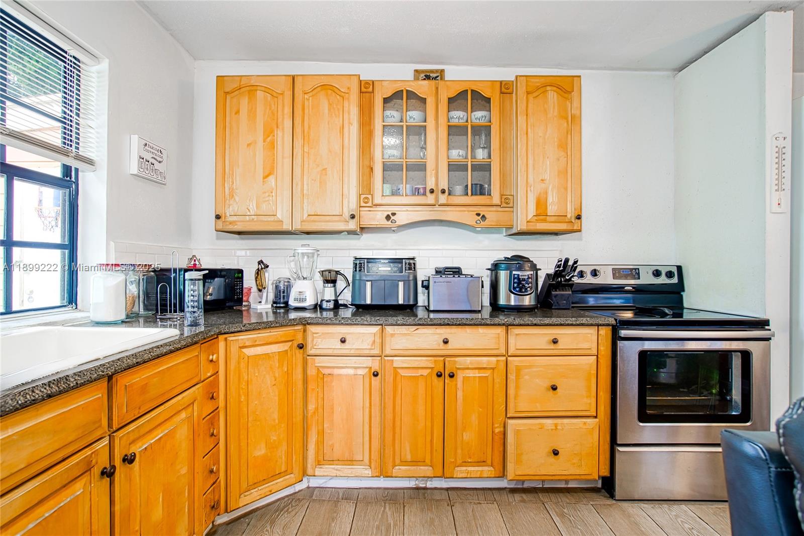 HOLLYWOOD PARK - Residential Income