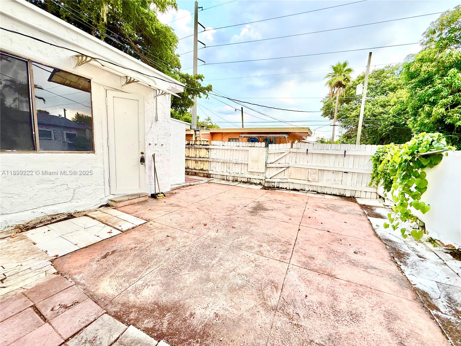 HOLLYWOOD PARK - Residential Income