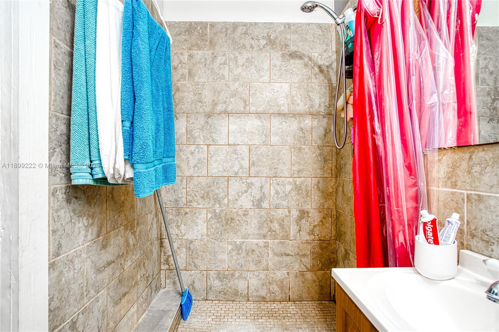 HOLLYWOOD PARK - Residential Income