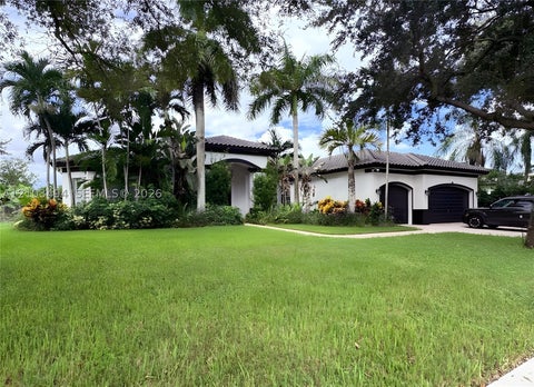 Photo of 4001 SW 140th Ave, Davie, FL 33330 (MLS # A12103494)