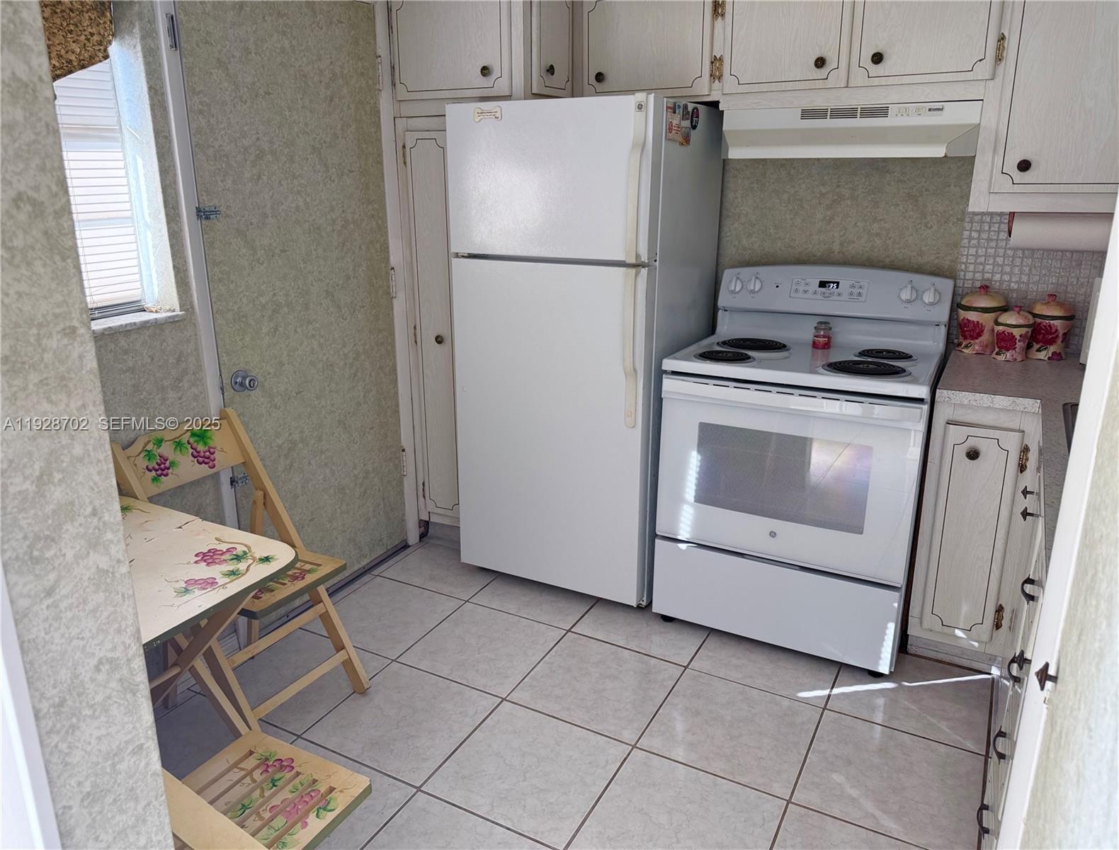 BISC LAKE GARDENS NO 2 BL - Residential Lease