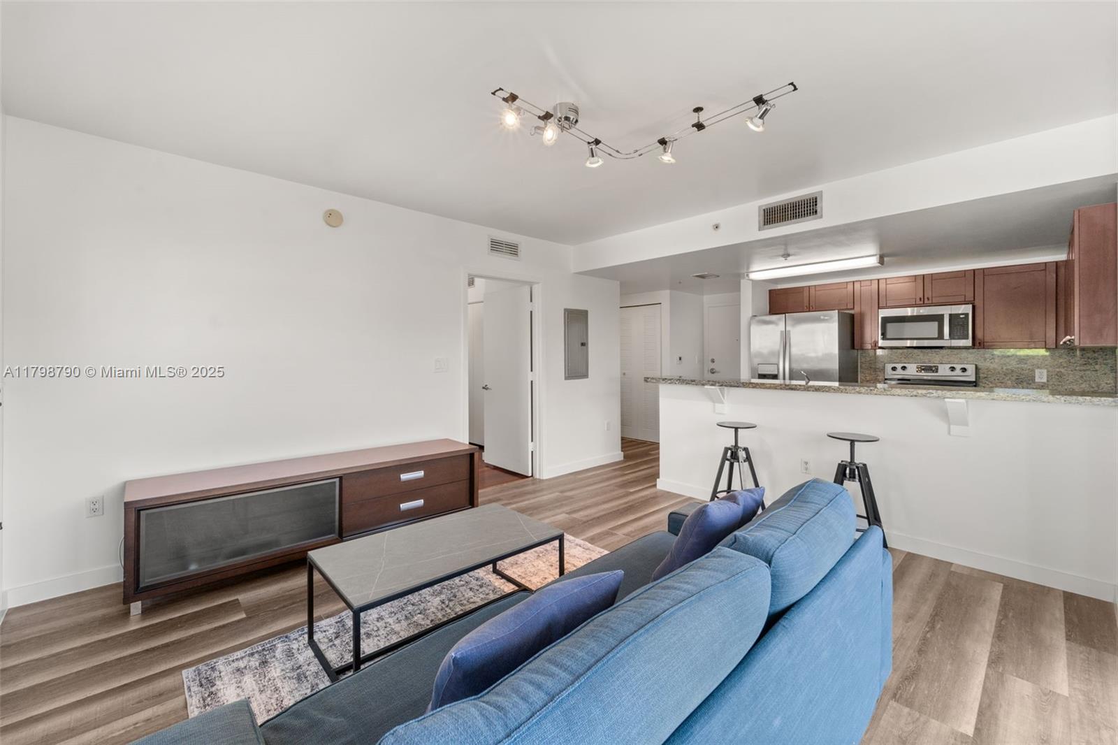 2740 SW 28th Ter 408