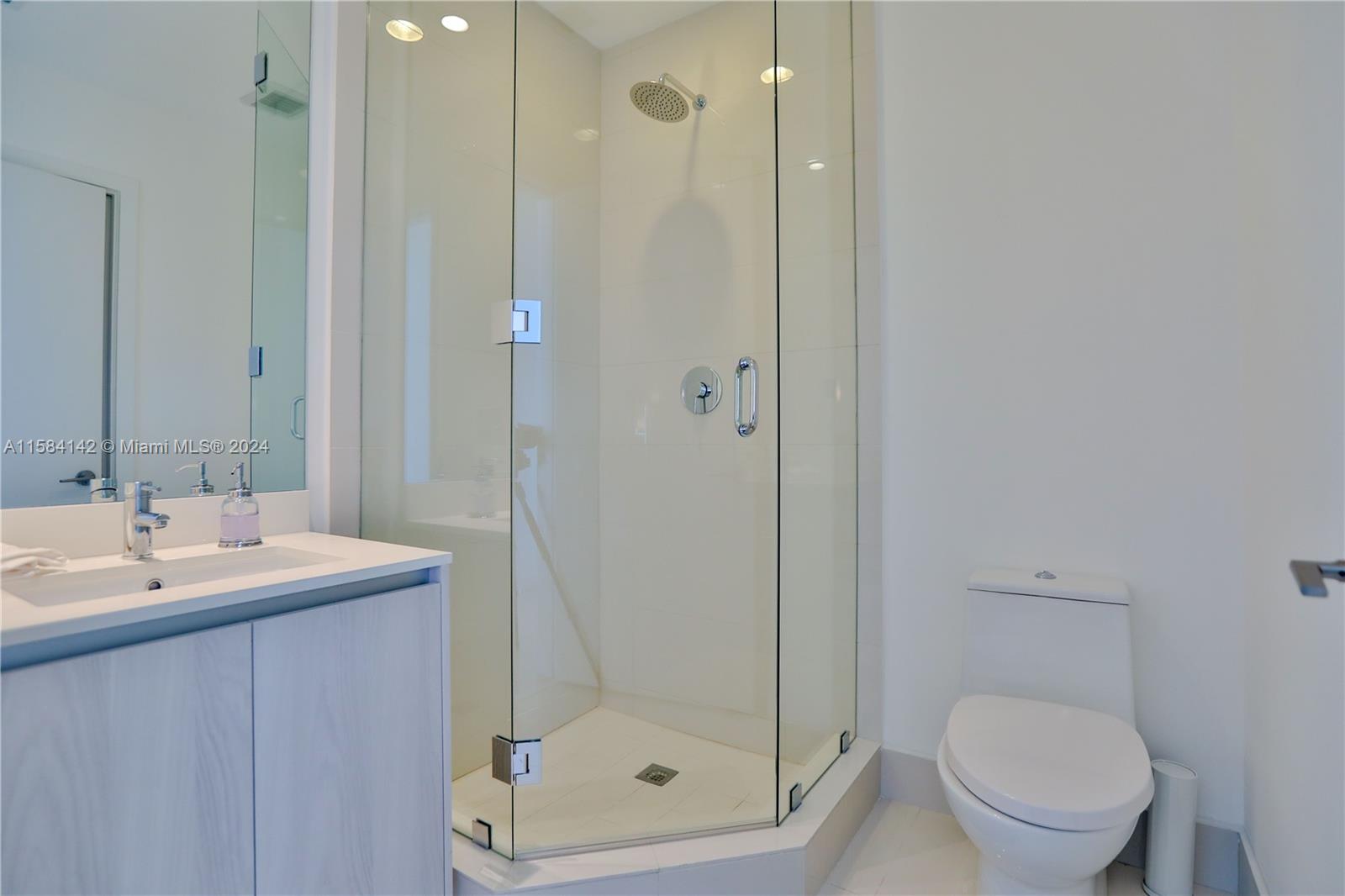 GRAN PARAISO CONDO - Residential