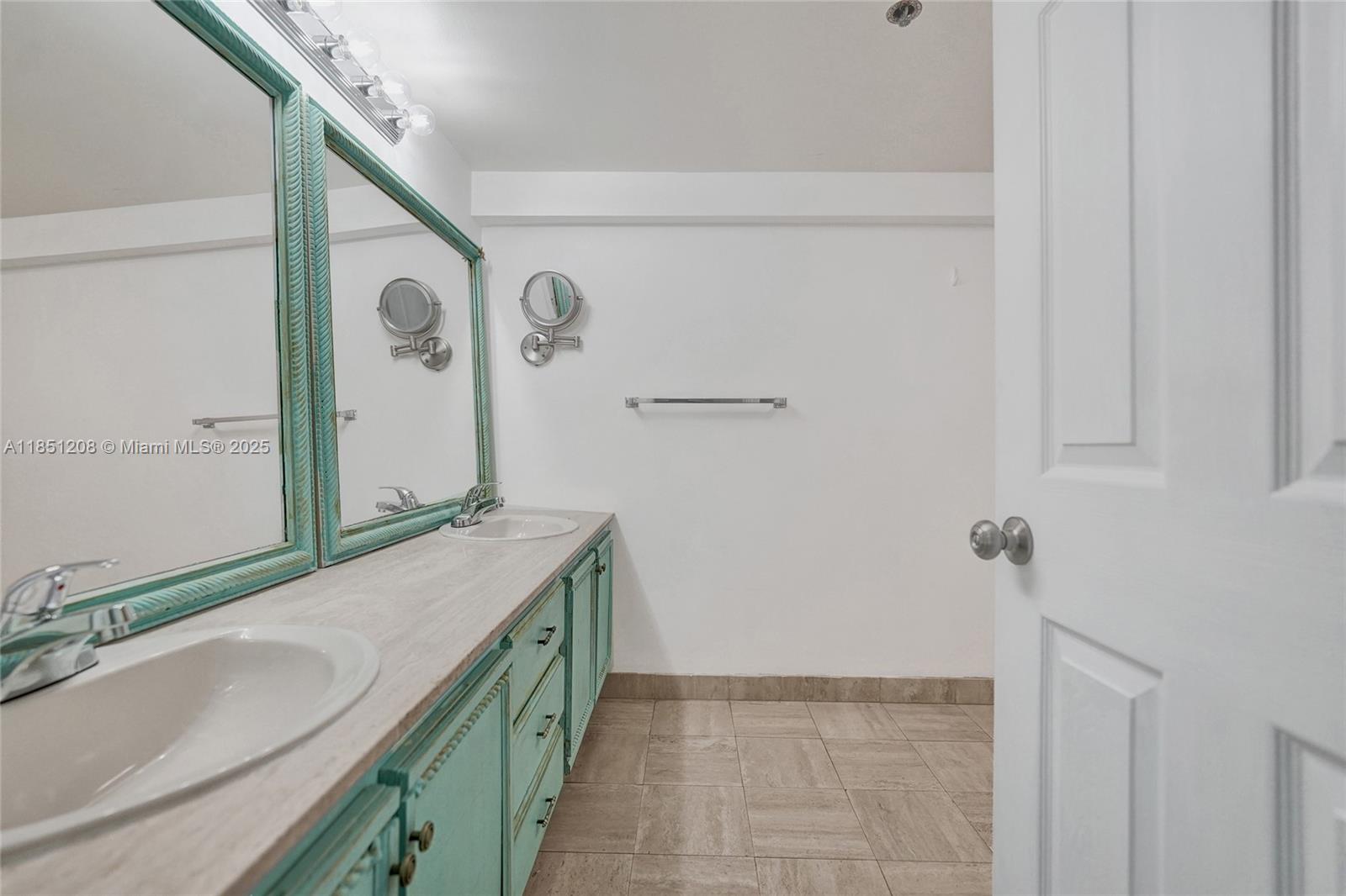 SUMMIT CONDO - Residential Lease