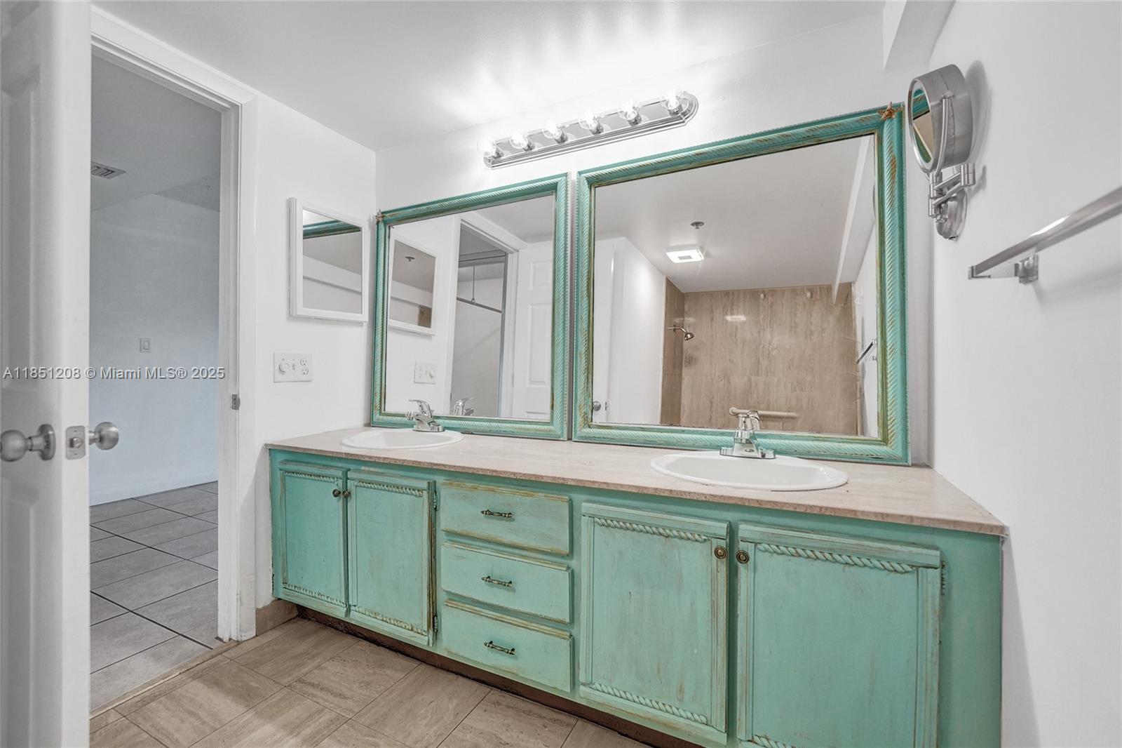 SUMMIT CONDO - Residential Lease