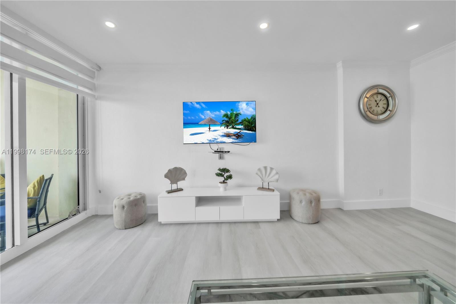 WAVE CONDO - Residential Lease