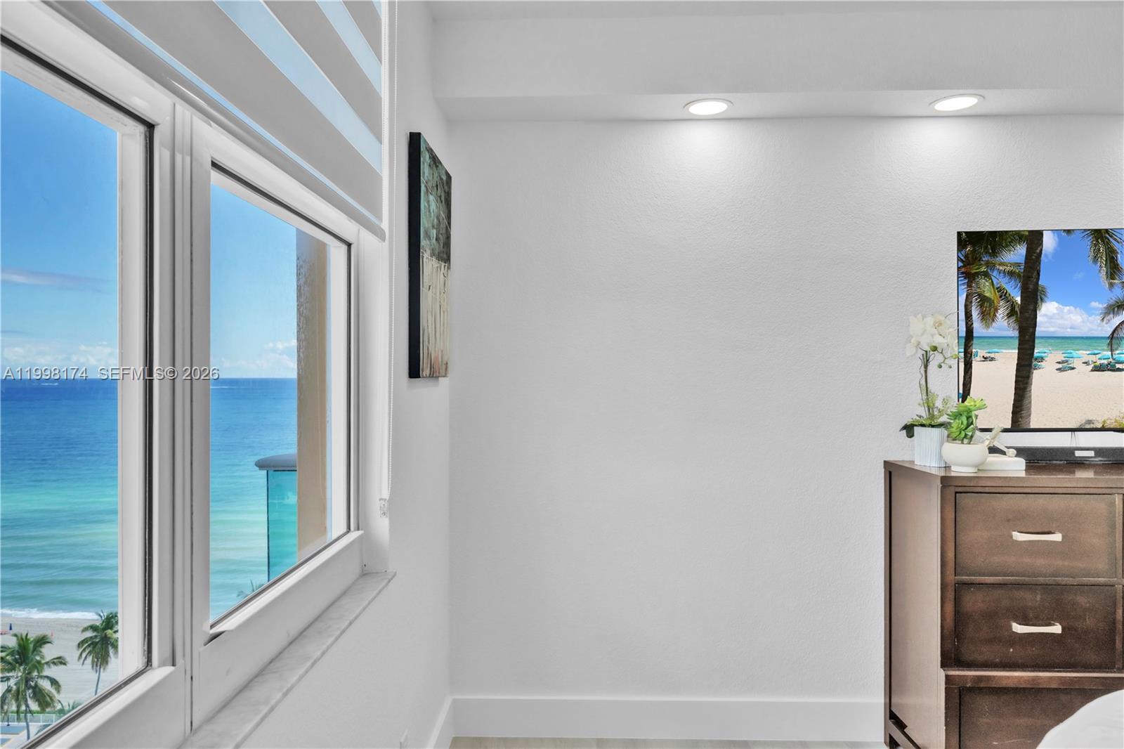 WAVE CONDO - Residential Lease