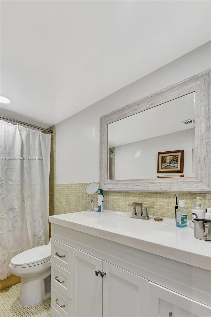 POINT EAST SEC III CONDO - Residential