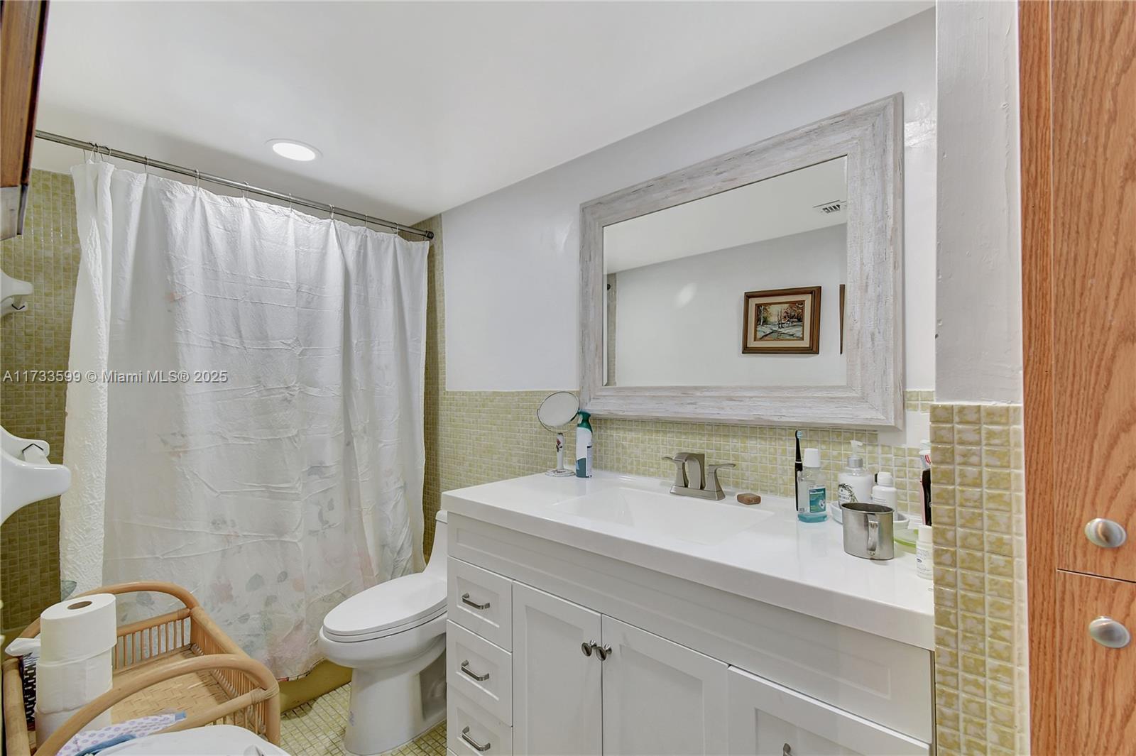 POINT EAST SEC III CONDO - Residential