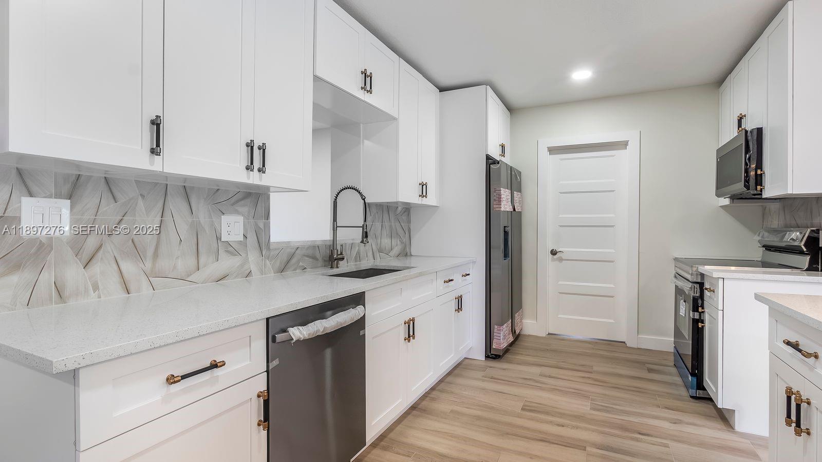 CORAL RIDGE ISLES - Residential