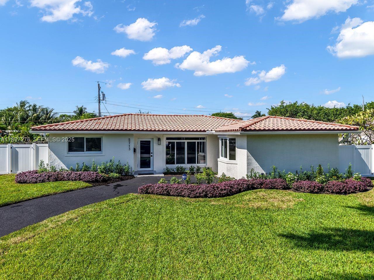 CORAL RIDGE ISLES - Residential