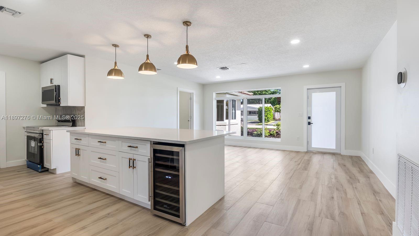 CORAL RIDGE ISLES - Residential