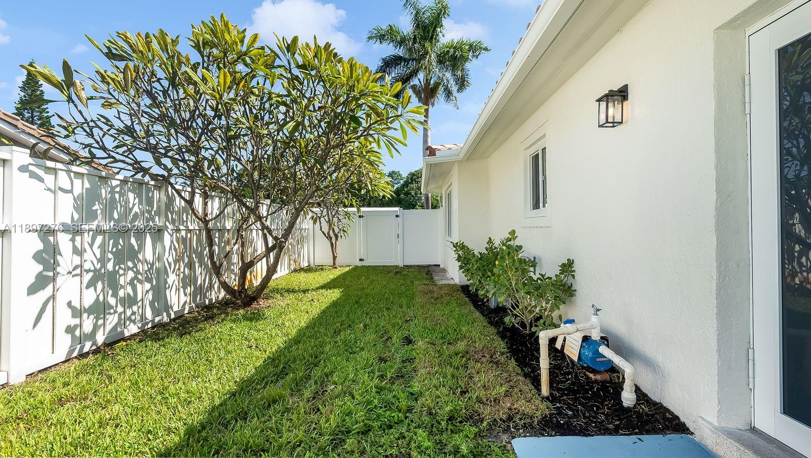 CORAL RIDGE ISLES - Residential
