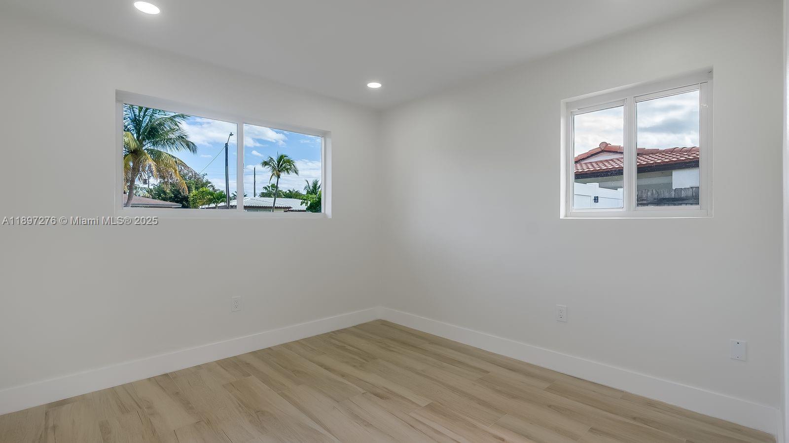 CORAL RIDGE ISLES - Residential
