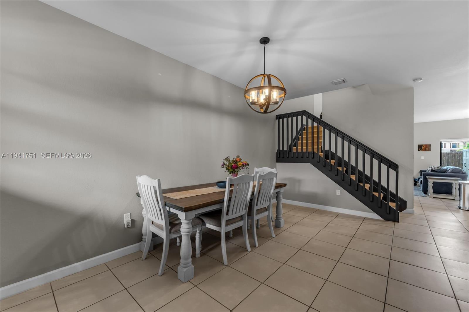 BAYWINDS OF GALAPAGOS FIR - Residential