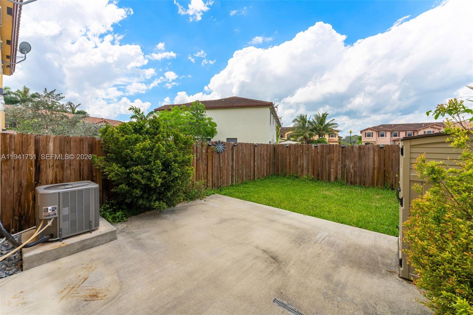 BAYWINDS OF GALAPAGOS FIR - Residential