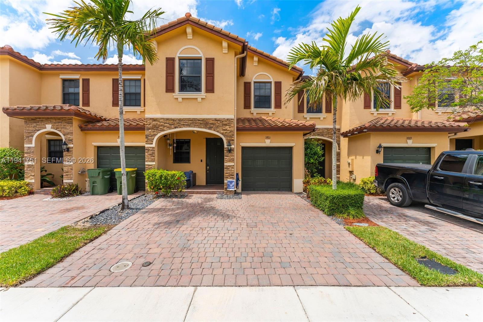 BAYWINDS OF GALAPAGOS FIR - Residential