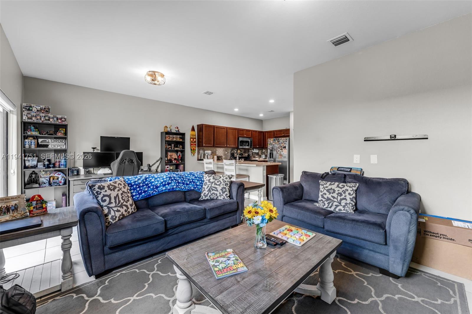 BAYWINDS OF GALAPAGOS FIR - Residential