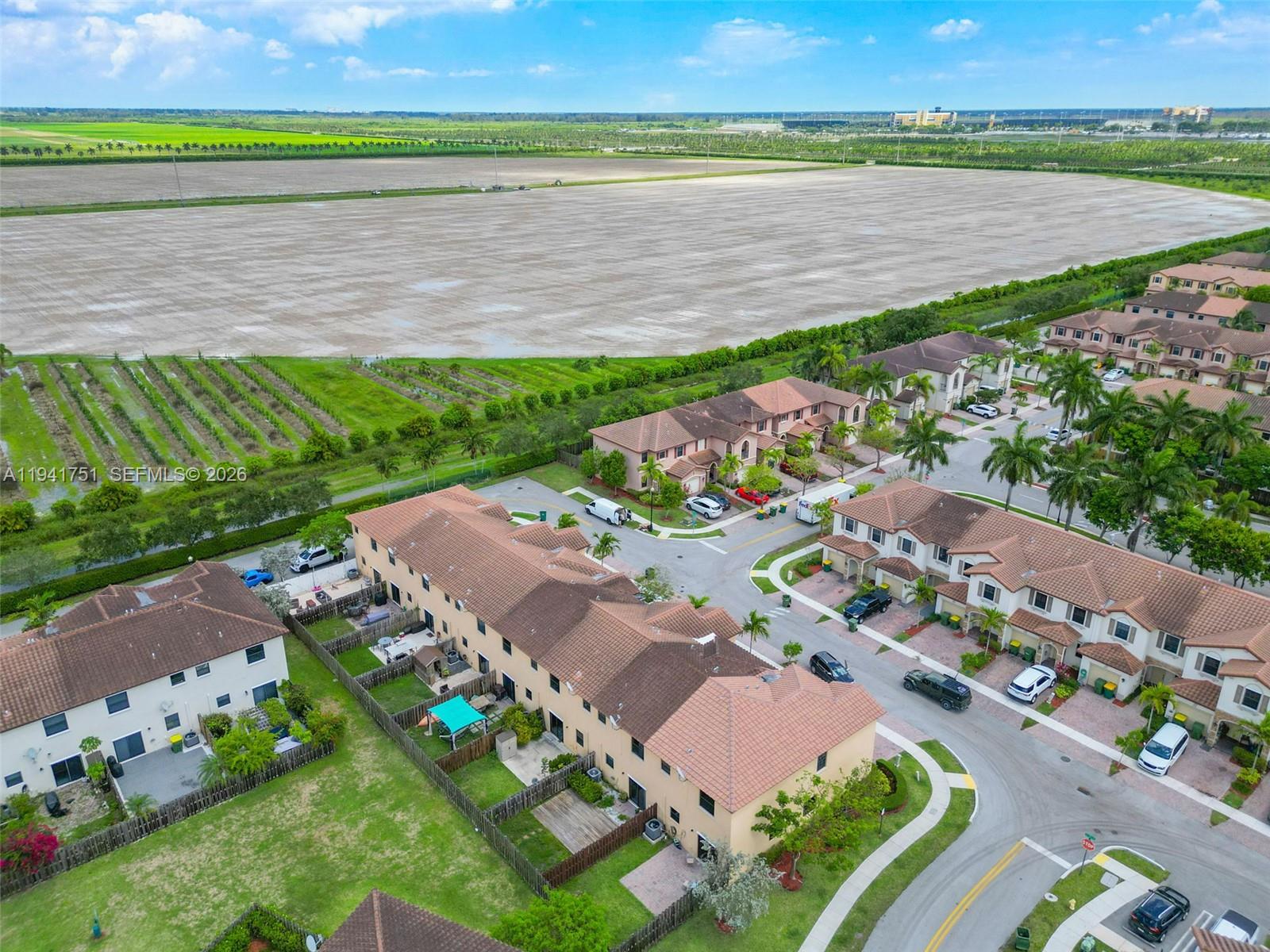 BAYWINDS OF GALAPAGOS FIR - Residential