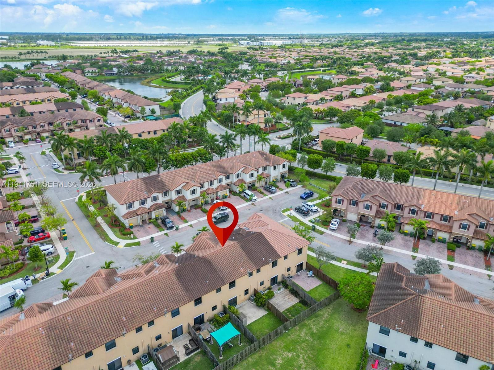 BAYWINDS OF GALAPAGOS FIR - Residential