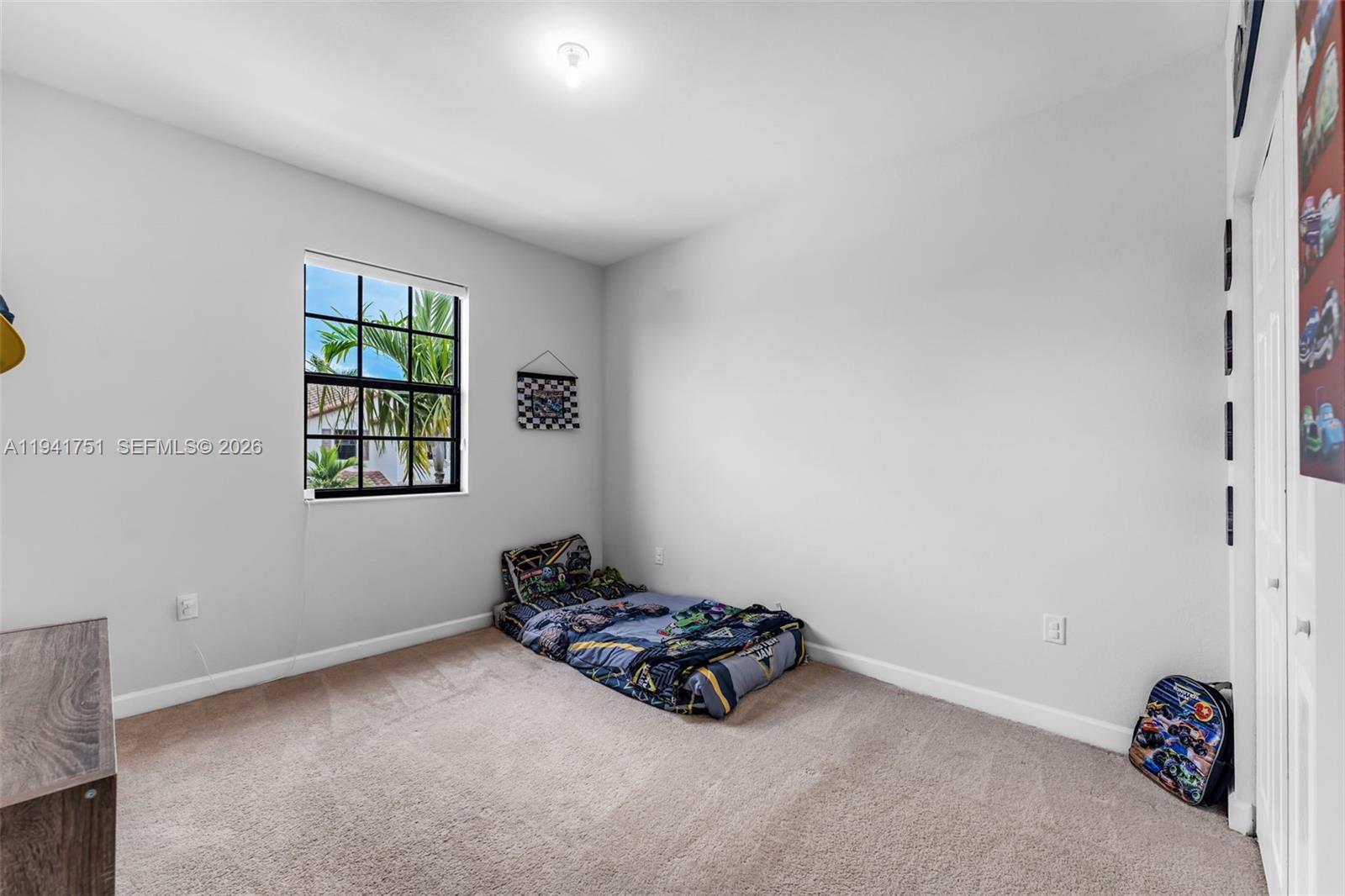 BAYWINDS OF GALAPAGOS FIR - Residential