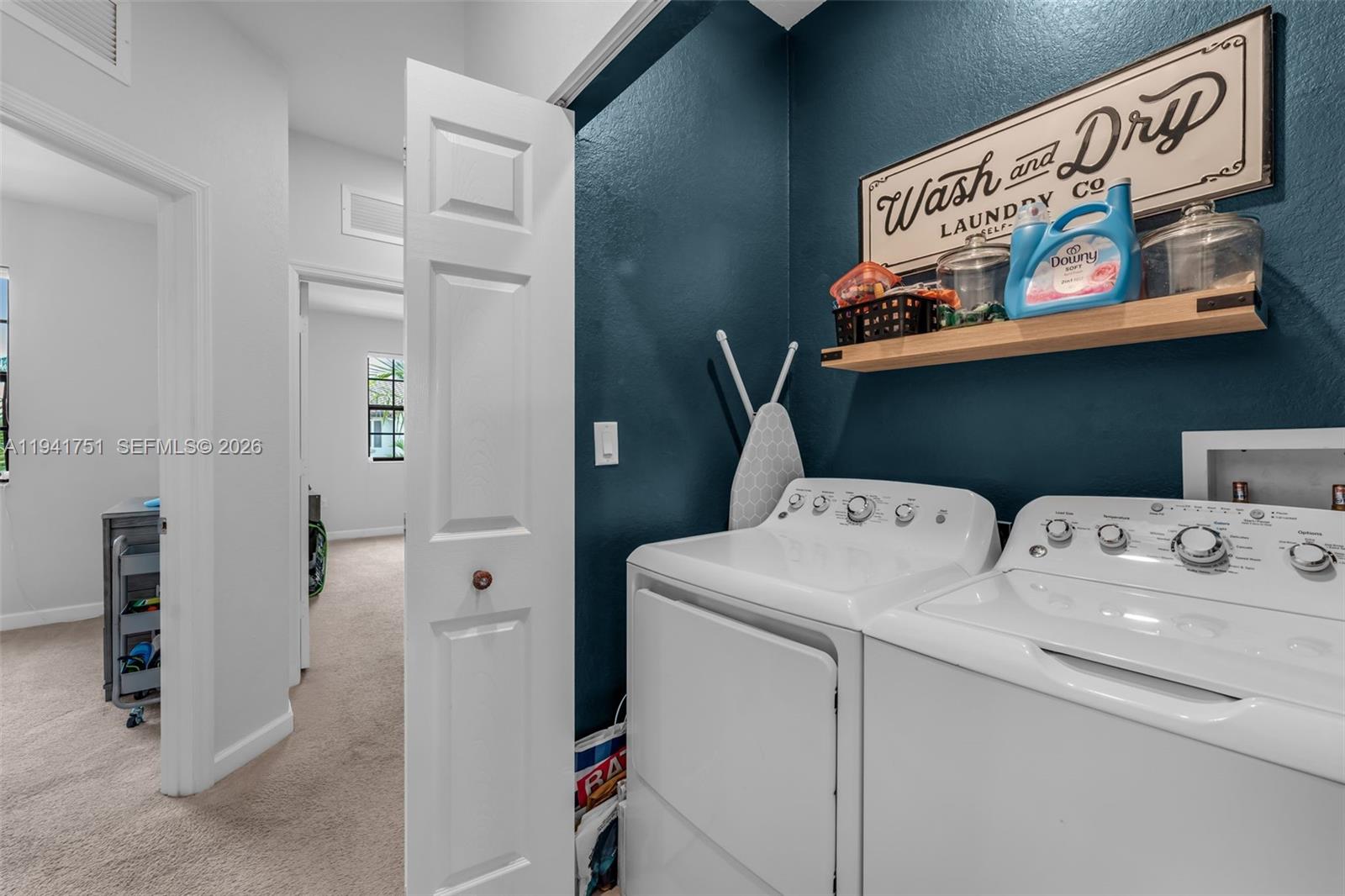 BAYWINDS OF GALAPAGOS FIR - Residential