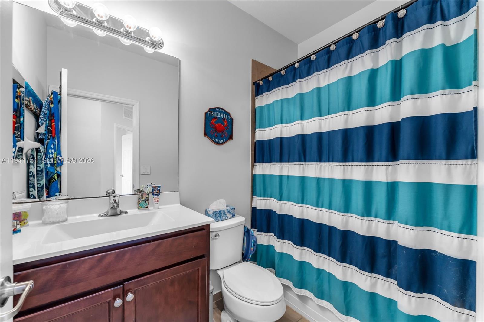 BAYWINDS OF GALAPAGOS FIR - Residential