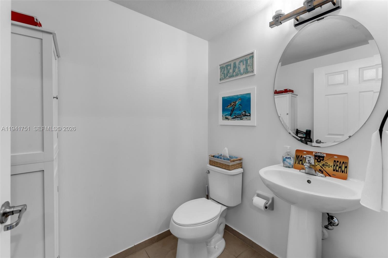 BAYWINDS OF GALAPAGOS FIR - Residential