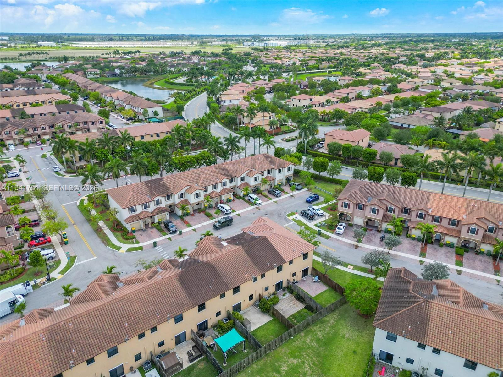 BAYWINDS OF GALAPAGOS FIR - Residential