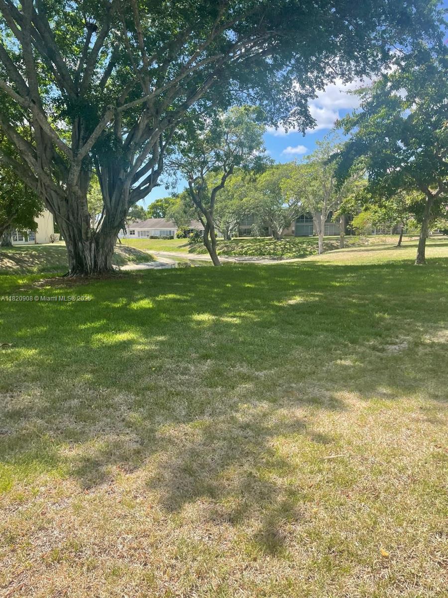 LAGO DEL REY CONDO - Residential