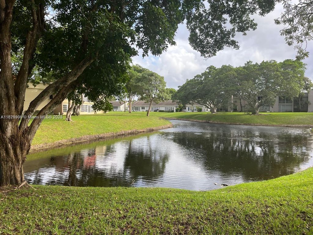 Photo of 2900 Fiore Way #1080, Delray Beach, FL 33445 (MLS # A11820908)